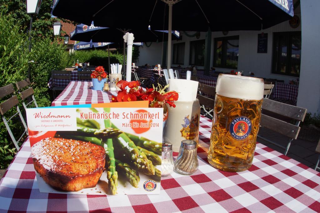 Gasthaus Und Landhotel Wiedmann Eresing Exteriör bild