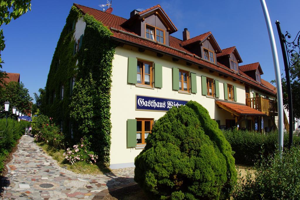 Gasthaus Und Landhotel Wiedmann Eresing Exteriör bild