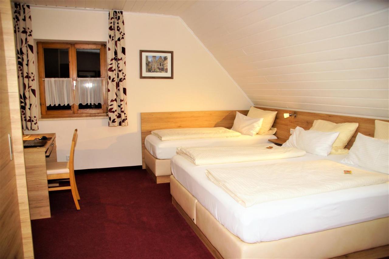 Gasthaus Und Landhotel Wiedmann Eresing Exteriör bild