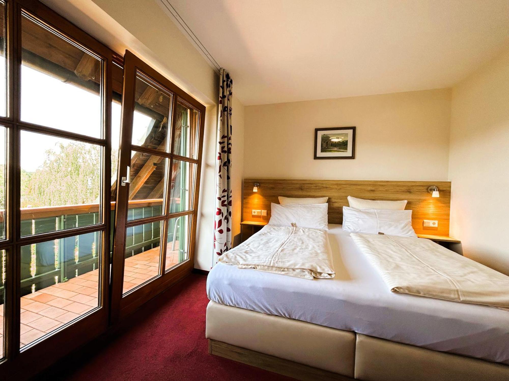 Gasthaus Und Landhotel Wiedmann Eresing Exteriör bild