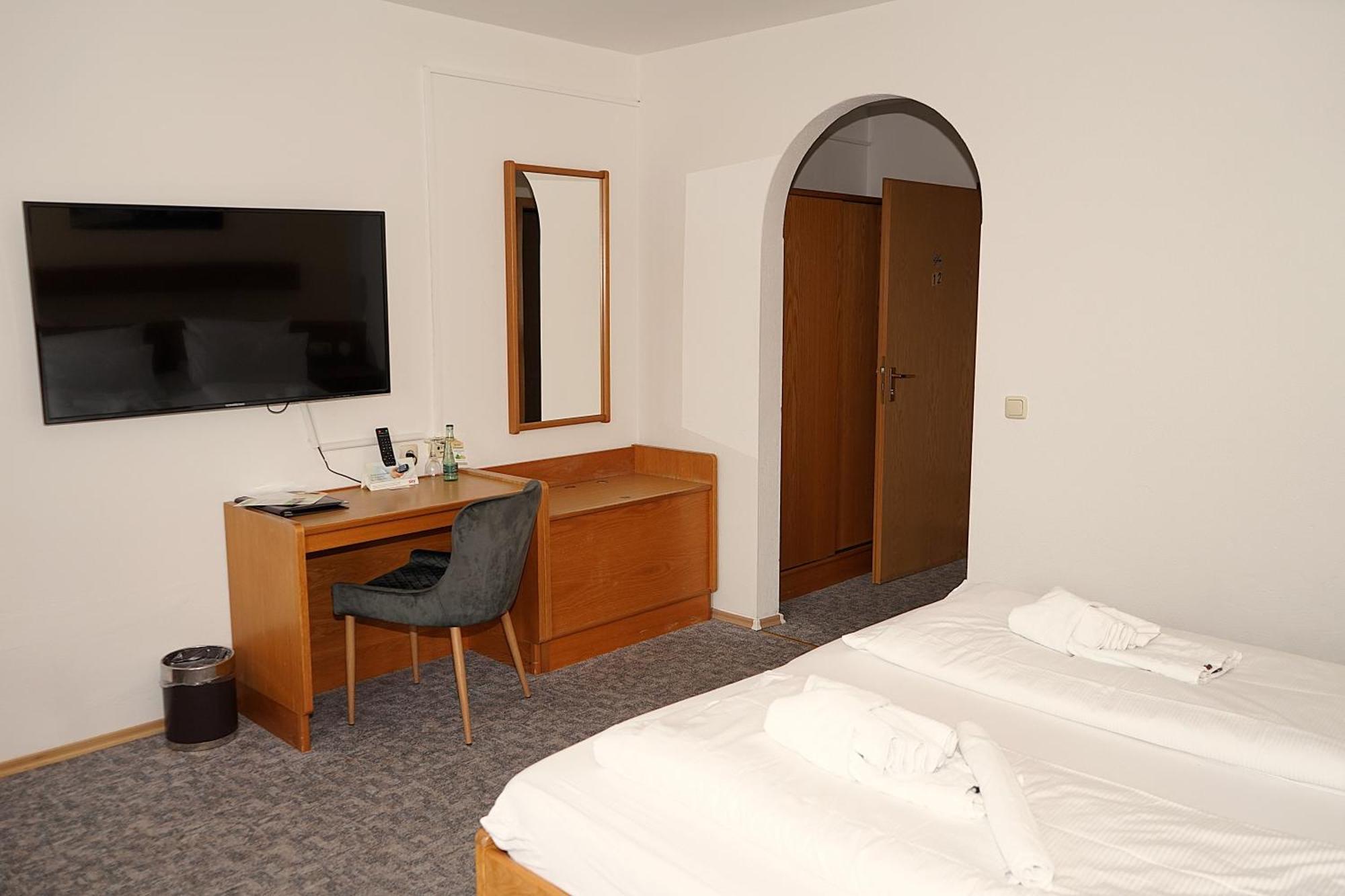 Gasthaus Und Landhotel Wiedmann Eresing Exteriör bild