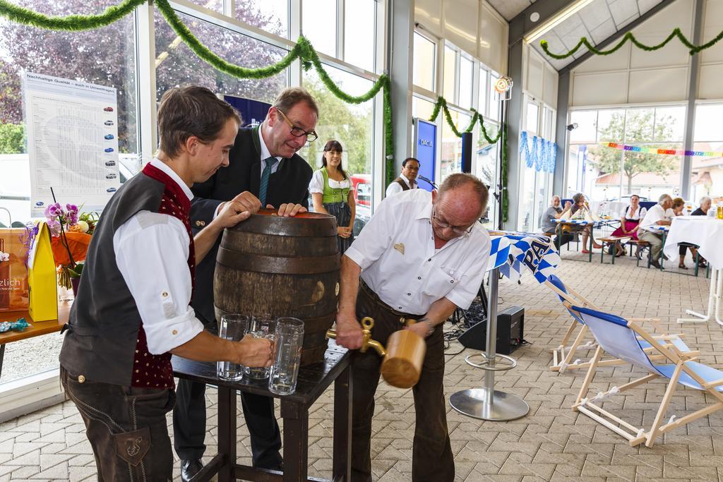 Gasthaus Und Landhotel Wiedmann Eresing Exteriör bild