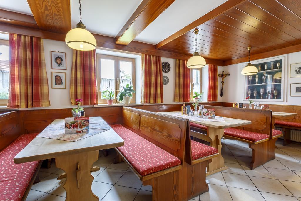 Gasthaus Und Landhotel Wiedmann Eresing Exteriör bild