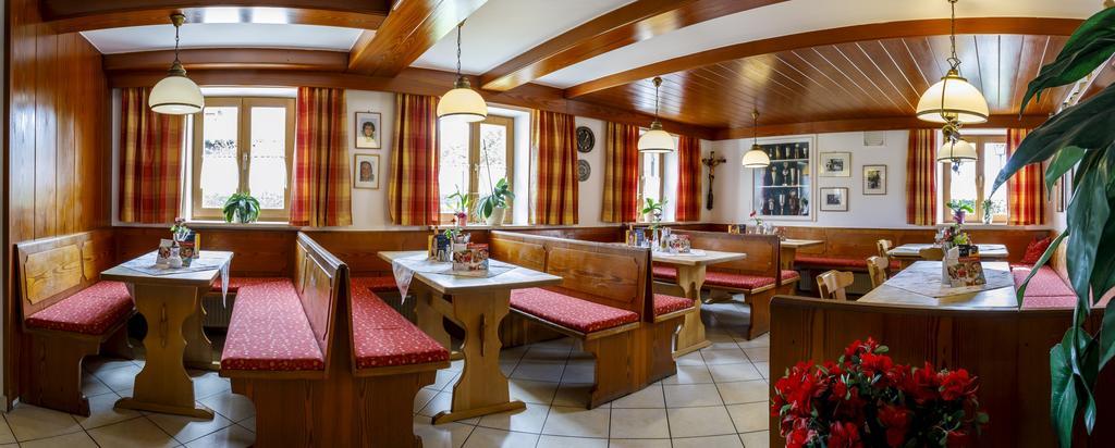 Gasthaus Und Landhotel Wiedmann Eresing Exteriör bild